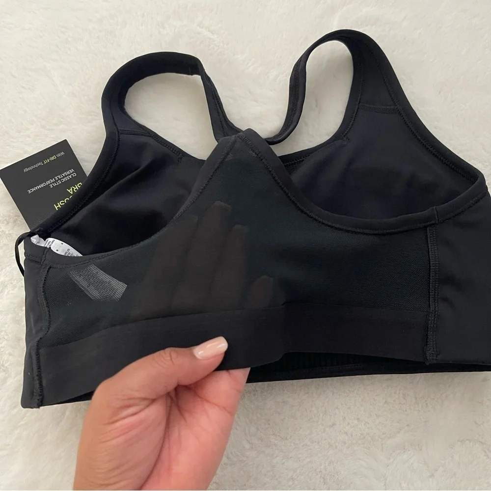 Nike Women's Swoosh Sports Bra